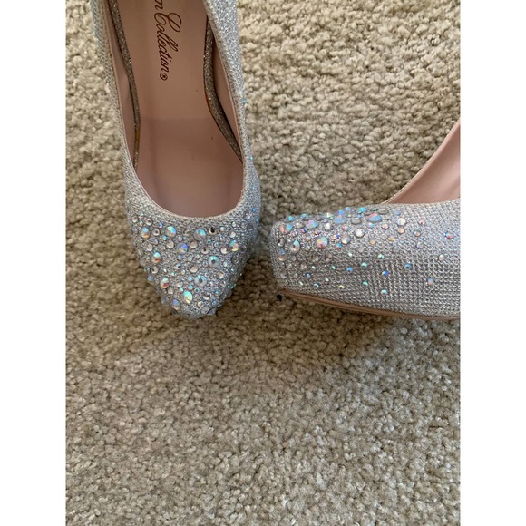 De Blossom Silver Rhinestone Pump 7.5 - Picture 4 of 5